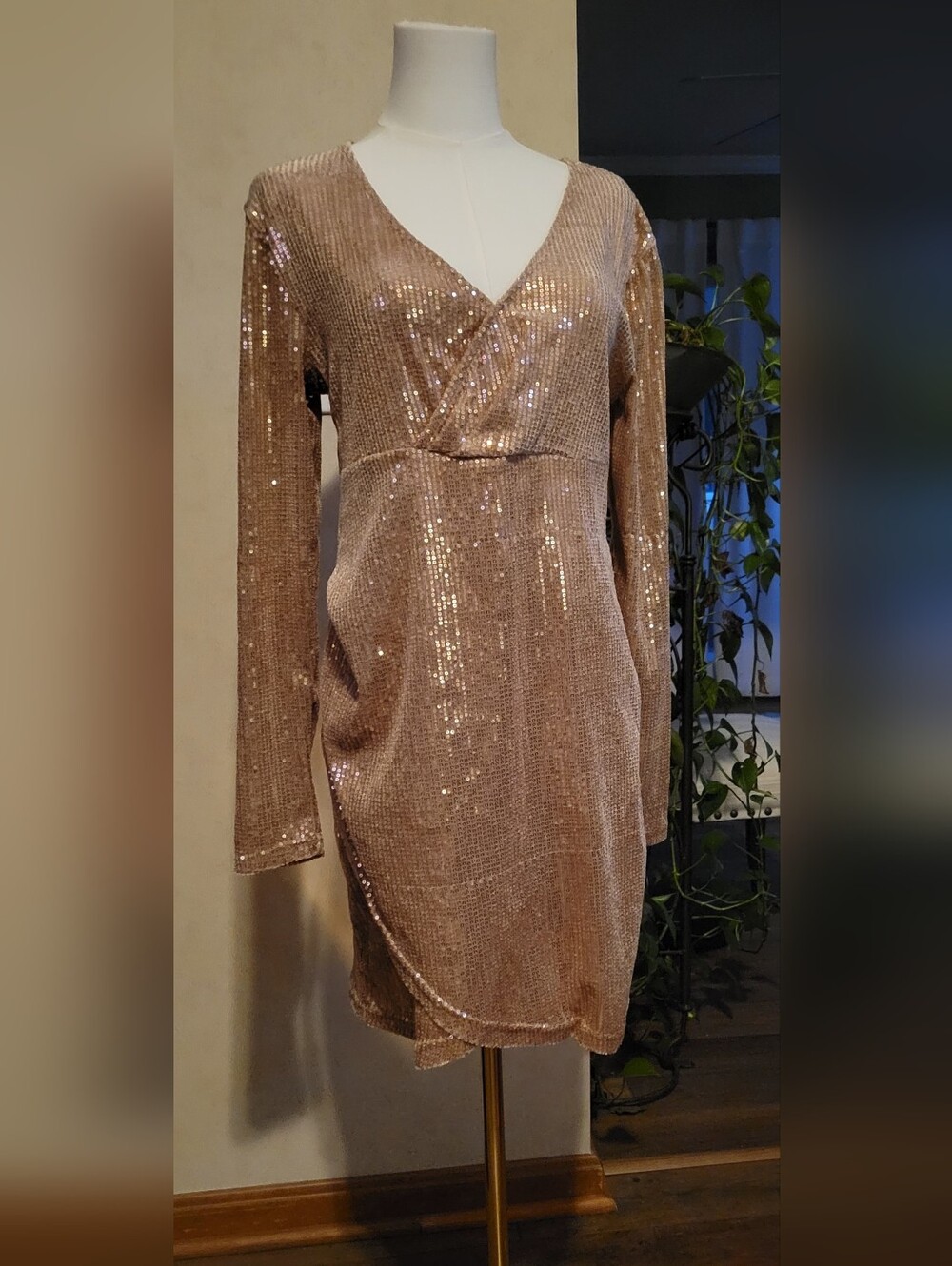 Long-Sleeve Sequin V-Neck Dress in Champagne GOLD Stunning For The Holidays